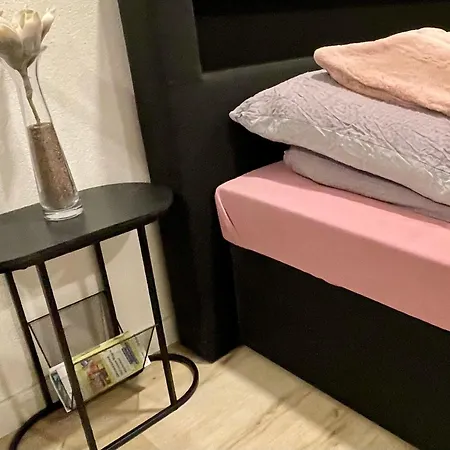 Neu Sweetroom Grosses Goldstadt Апартаменты *