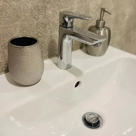 Neu Sweetroom Grosses Goldstadt 公寓 普福尔茨海姆