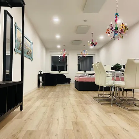 Goldstadt Grand Suite- Zentrum Appartamento