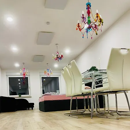 Goldstadt Grand Suite- Zentrum Appartamento *