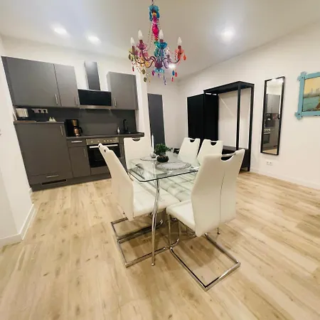 Goldstadt Grand Suite- Zentrum *