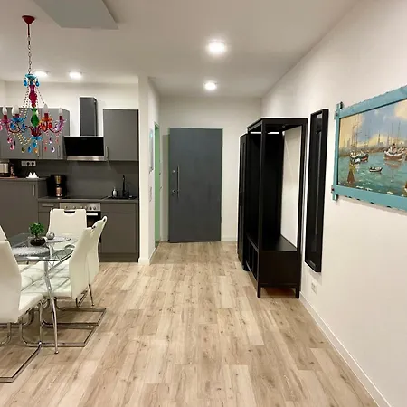 Goldstadt Grand Suite- Zentrum Appartamento *